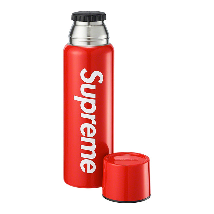 Supreme®/SIGG™ Vacuum Insulated 0.75L Bottle- Red