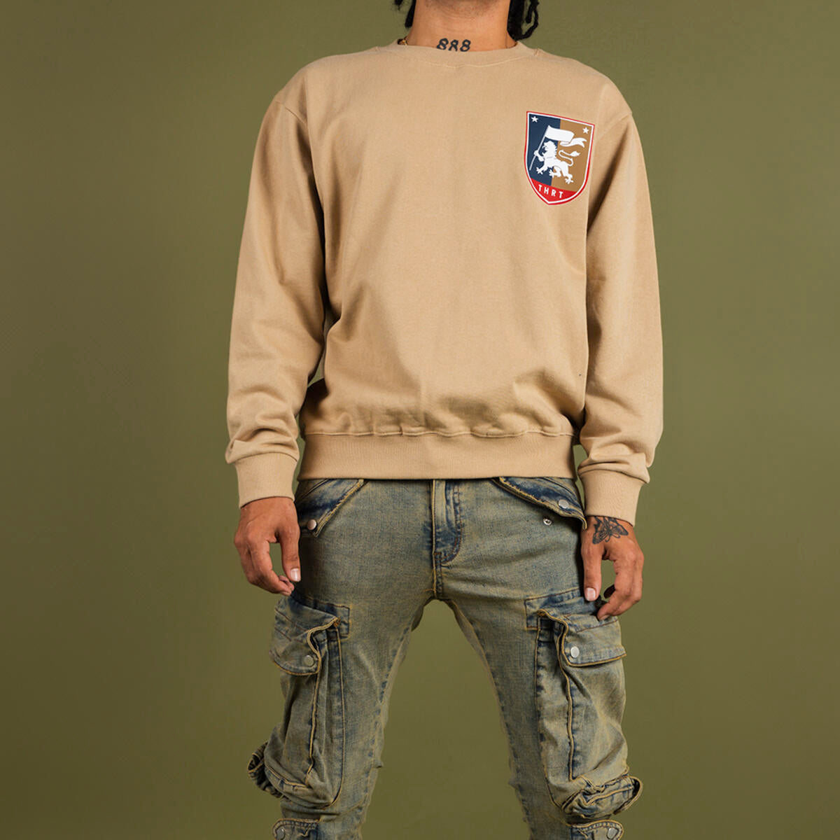 LION SHIELD CREWNECK